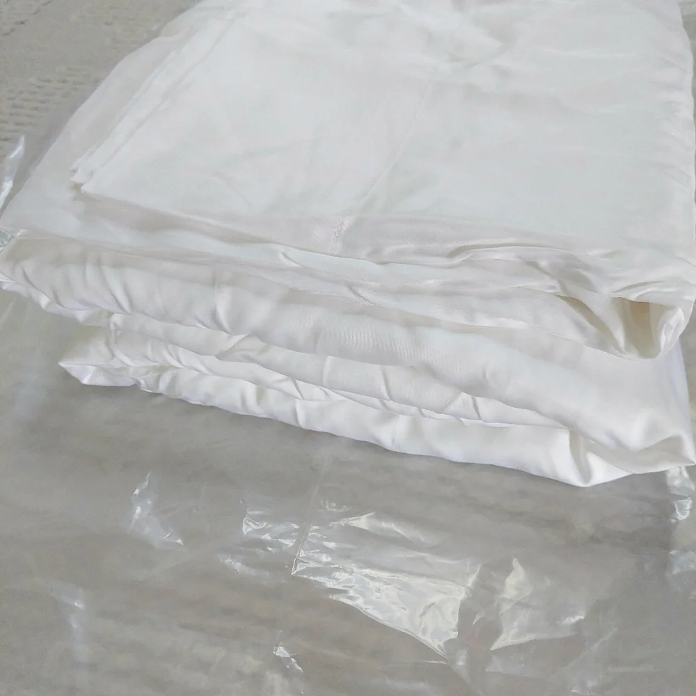 NWOT! Quince Organic Bamboo White Sheet & Pillowcases! Sz. King (960)_5